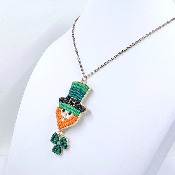 NWOT - Belk - Seed Bead Encrusted Leprechaun & Shamrock Gold Tone Necklace - Picture 3 of 8